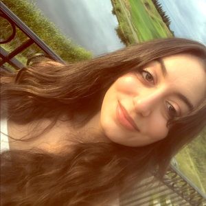 Meet your Posher, Riya